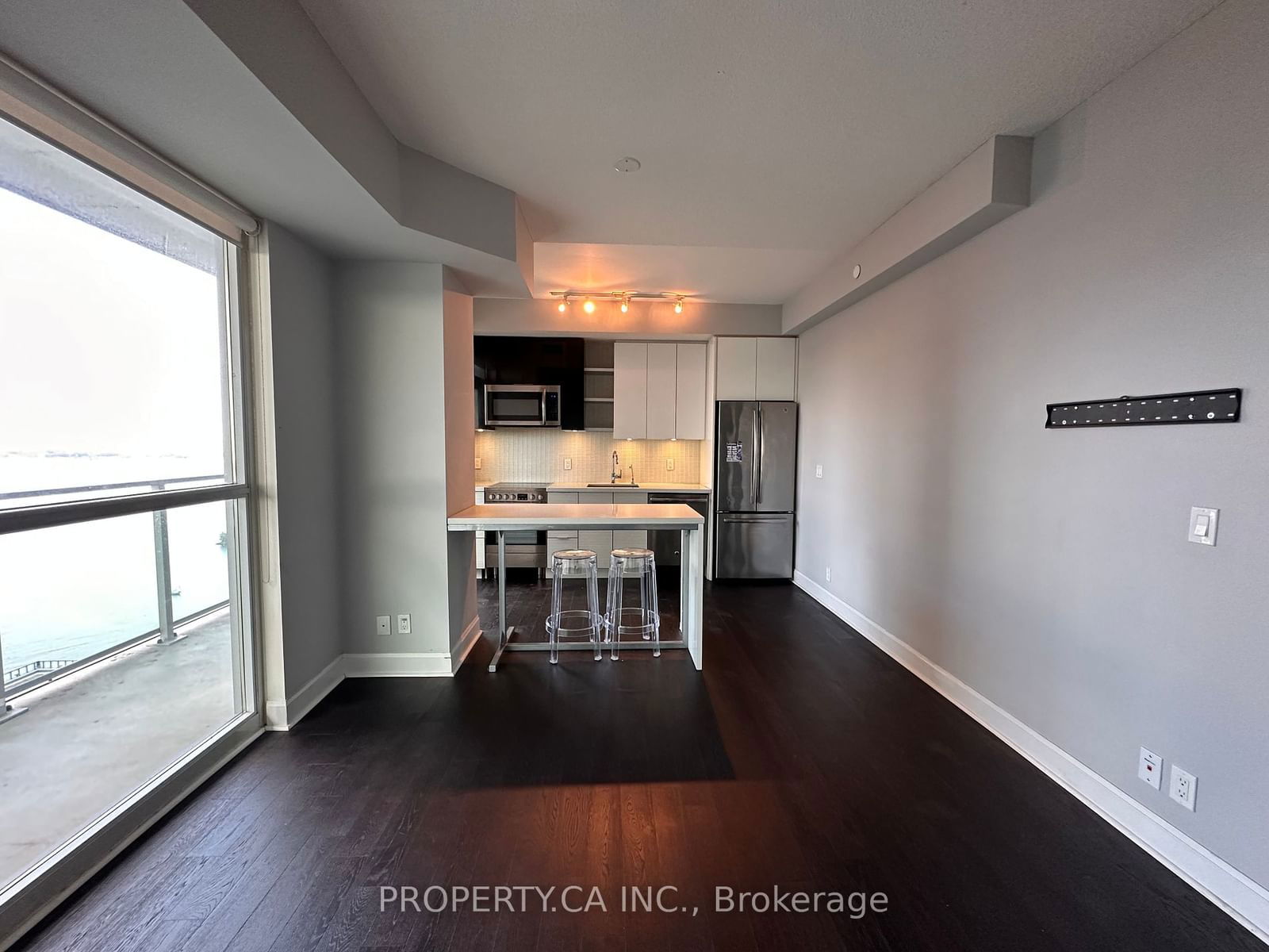 33 Shore Breeze Dr, unit 2908 for rent - image #2