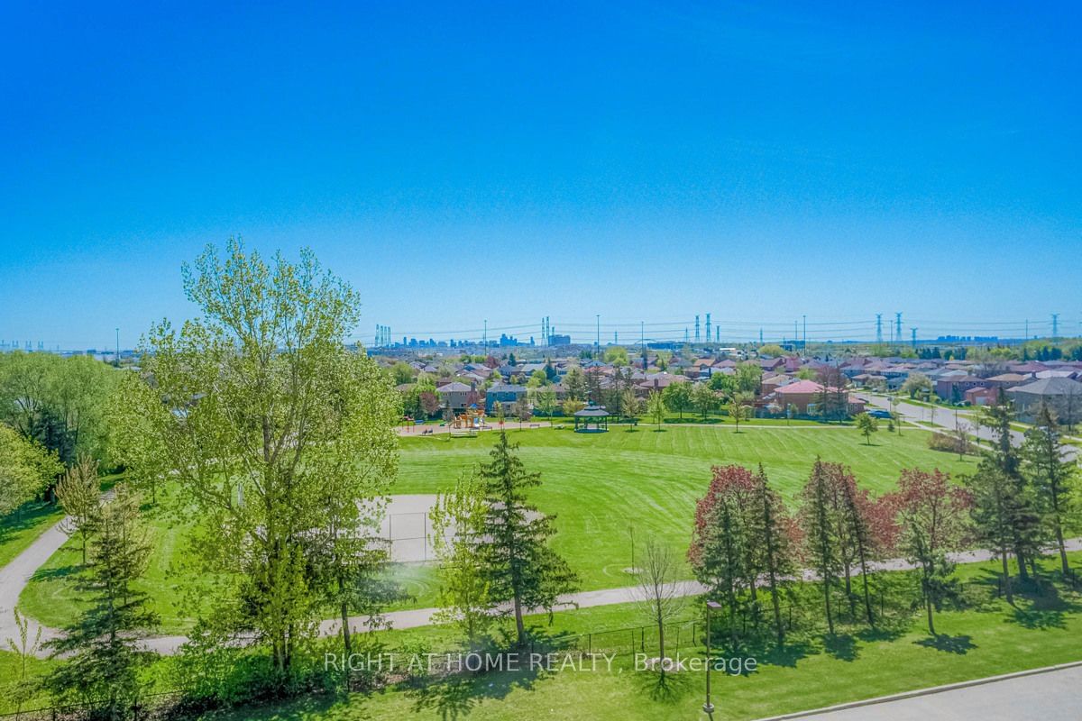 The Crown East Condos, Brampton, Toronto