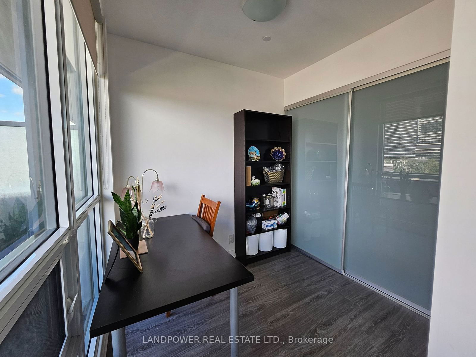 2200 Lake Shore Blvd W, unit 818 for sale - image #4