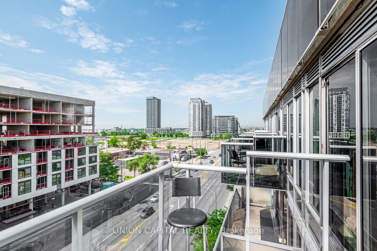 1050 The Queensway, unit 804 for sale - image #22