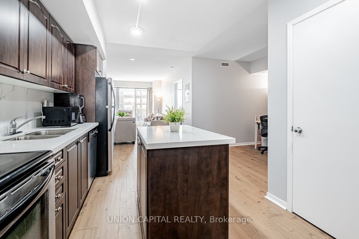 1050 The Queensway, unit 804 for sale - image #7