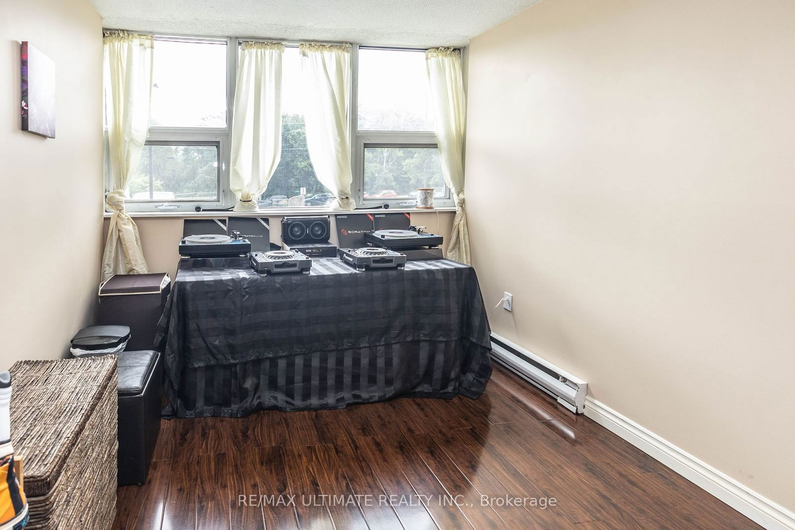 75 Emmett Ave, unit 116 for sale - image #16