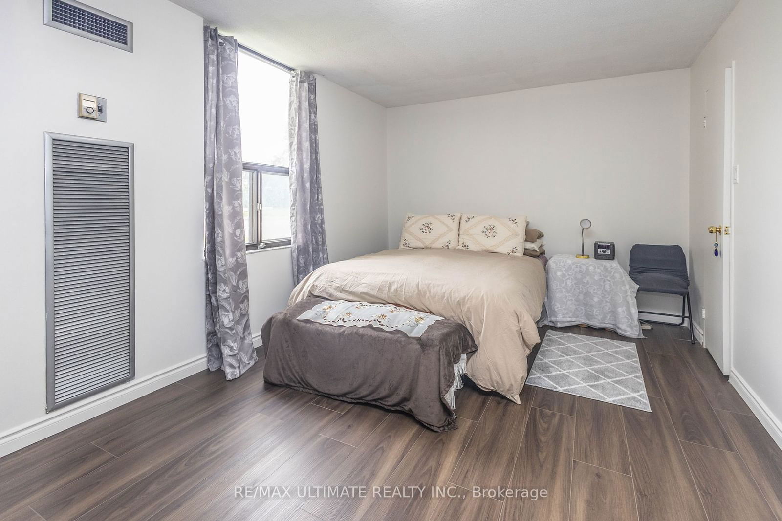 75 Emmett Ave, unit 116 for sale - image #21