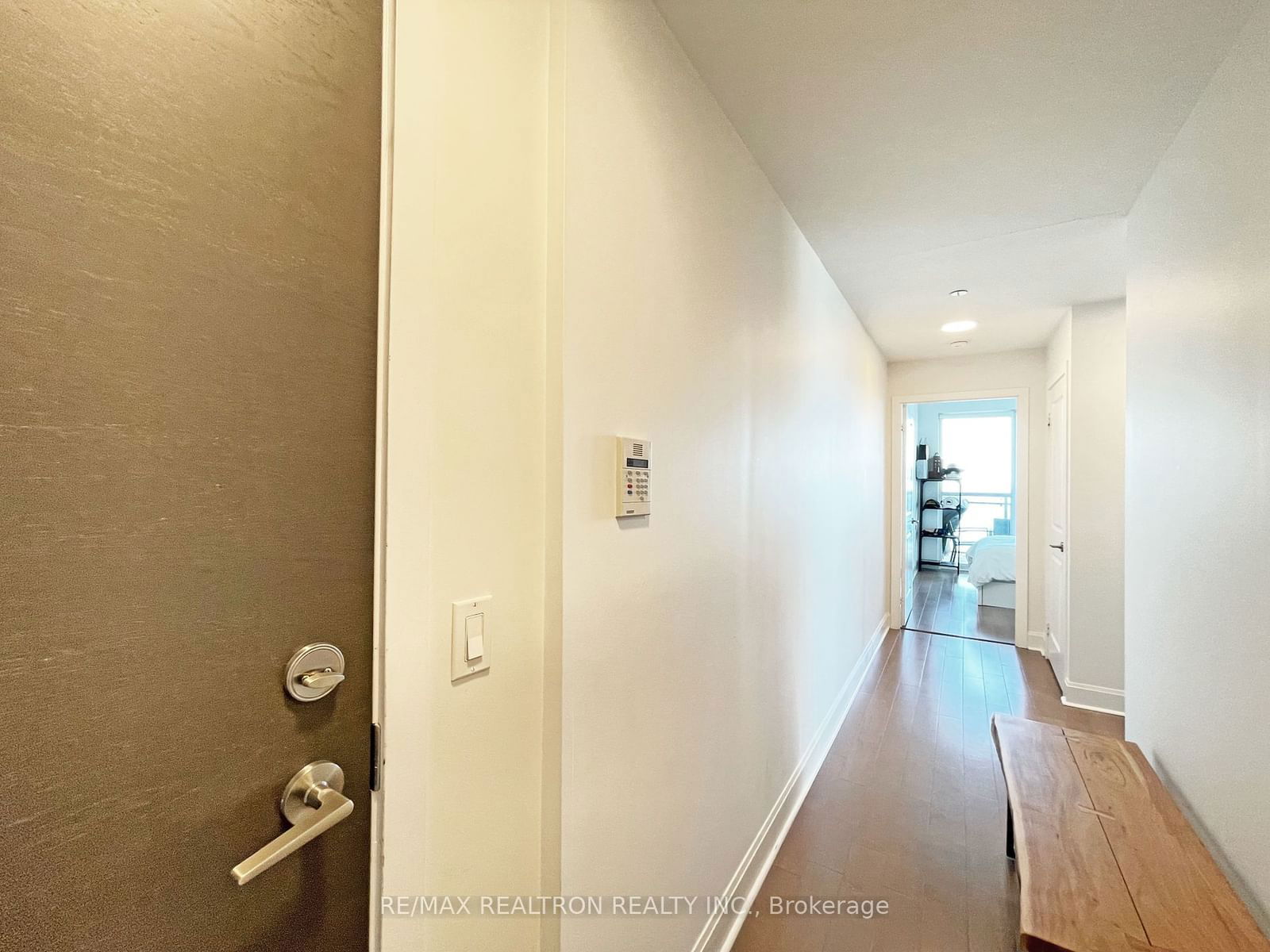 33 Shore Breeze Dr, unit 1910 for rent - image #2