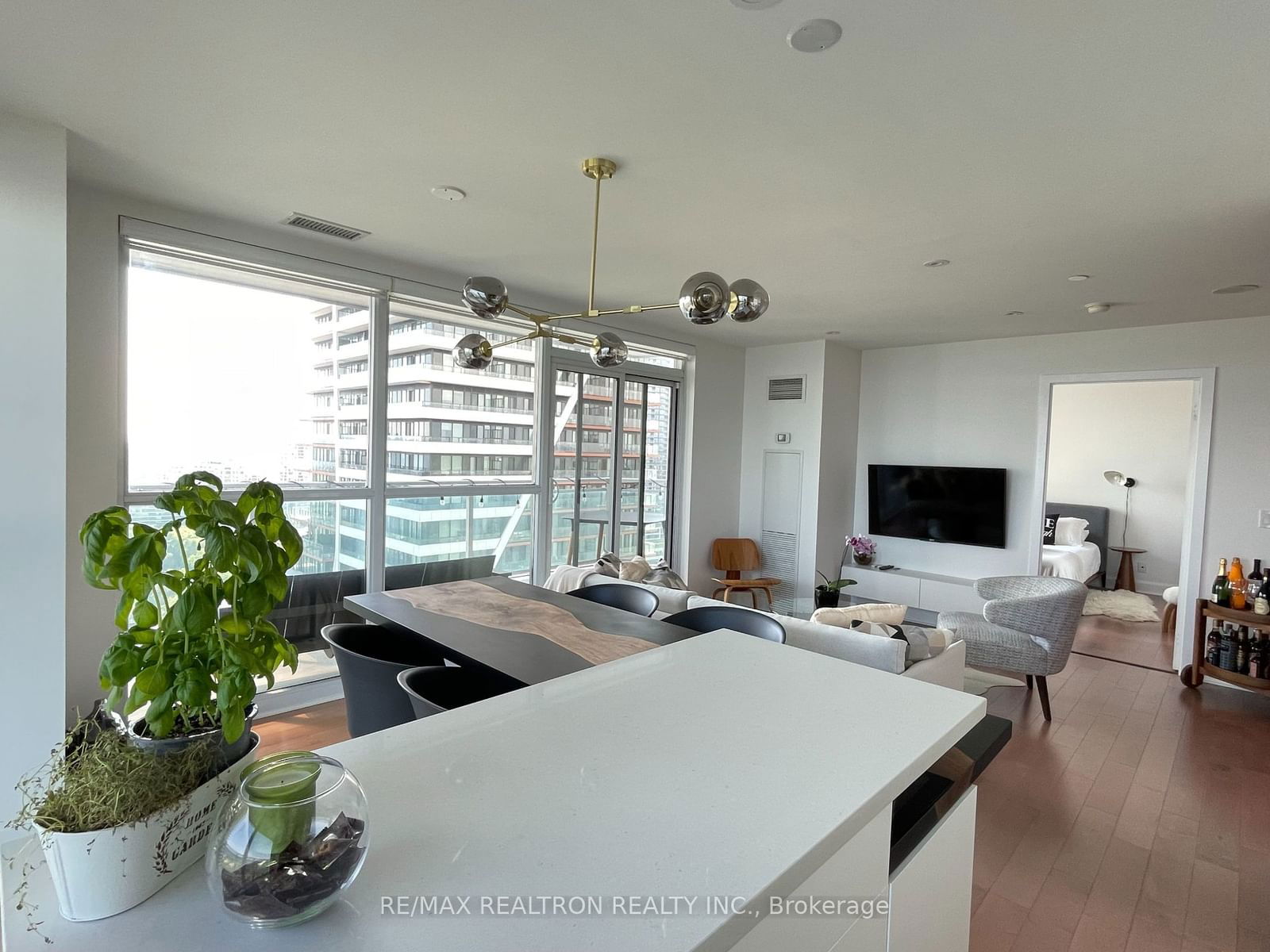 33 Shore Breeze Dr, unit 1910 for rent - image #8