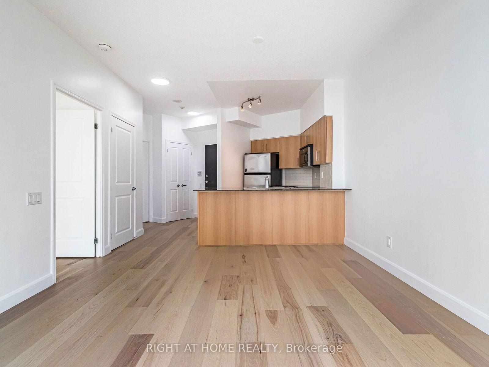 15 Windermere Ave, unit 1212 for sale - image #5