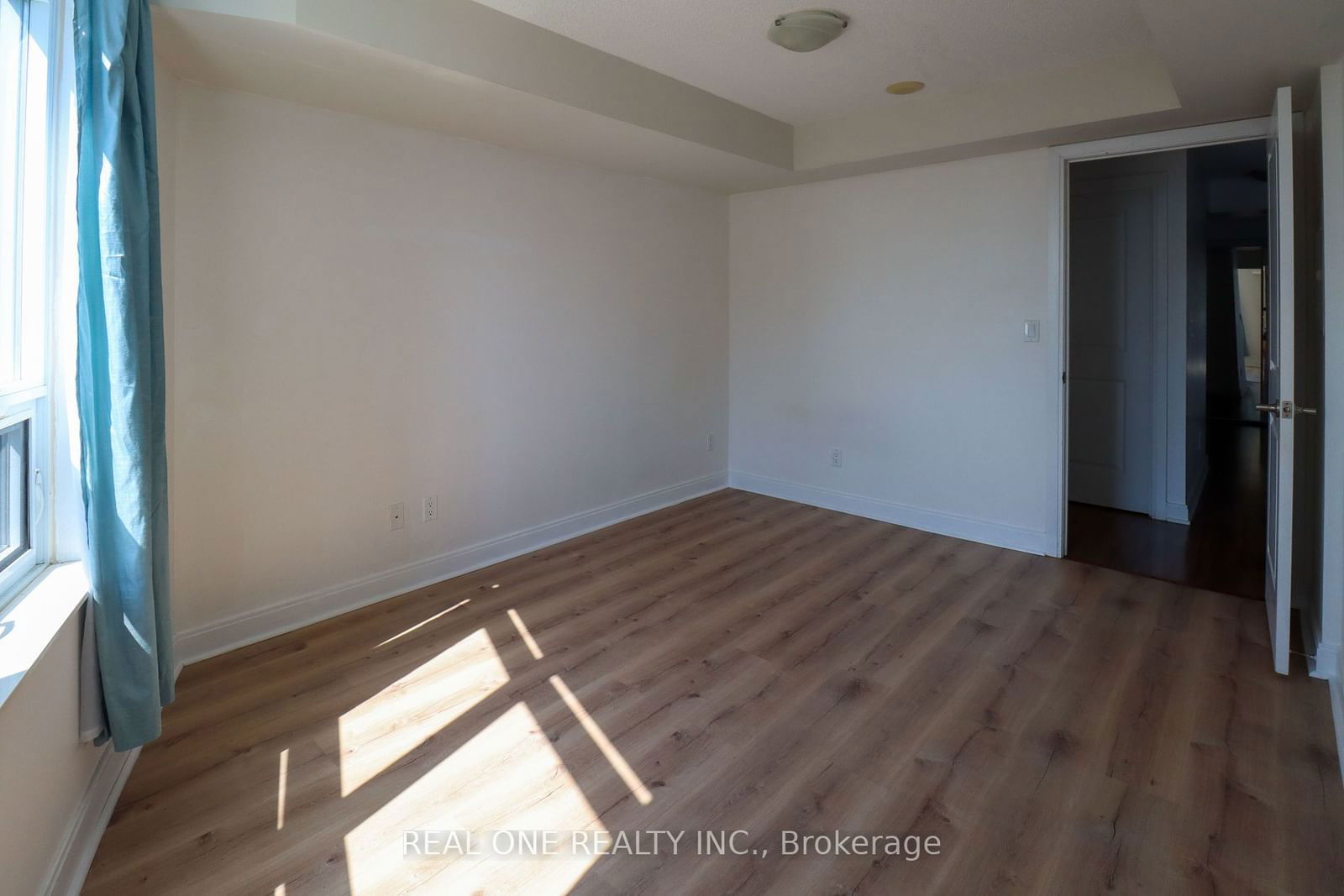 330 Burnhamthorpe Rd W, unit 801 for rent - image #15