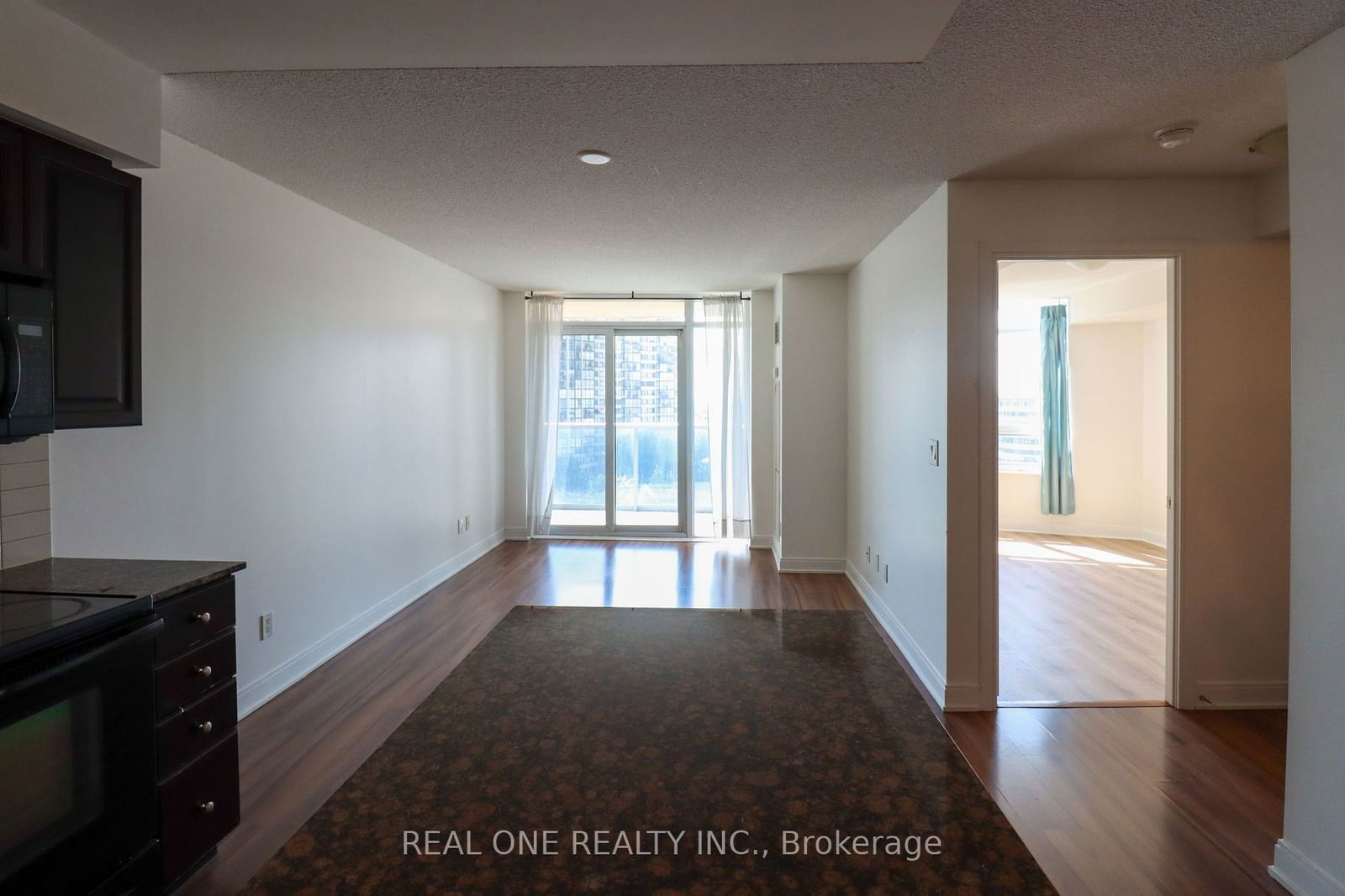 330 Burnhamthorpe Rd W, unit 801 for rent - image #7