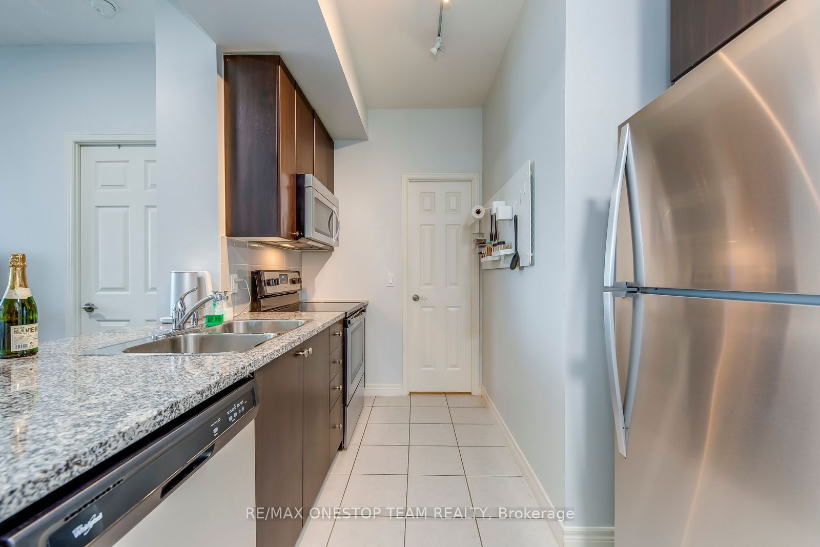 339 Rathburn Rd W, unit 919 for sale - image #6