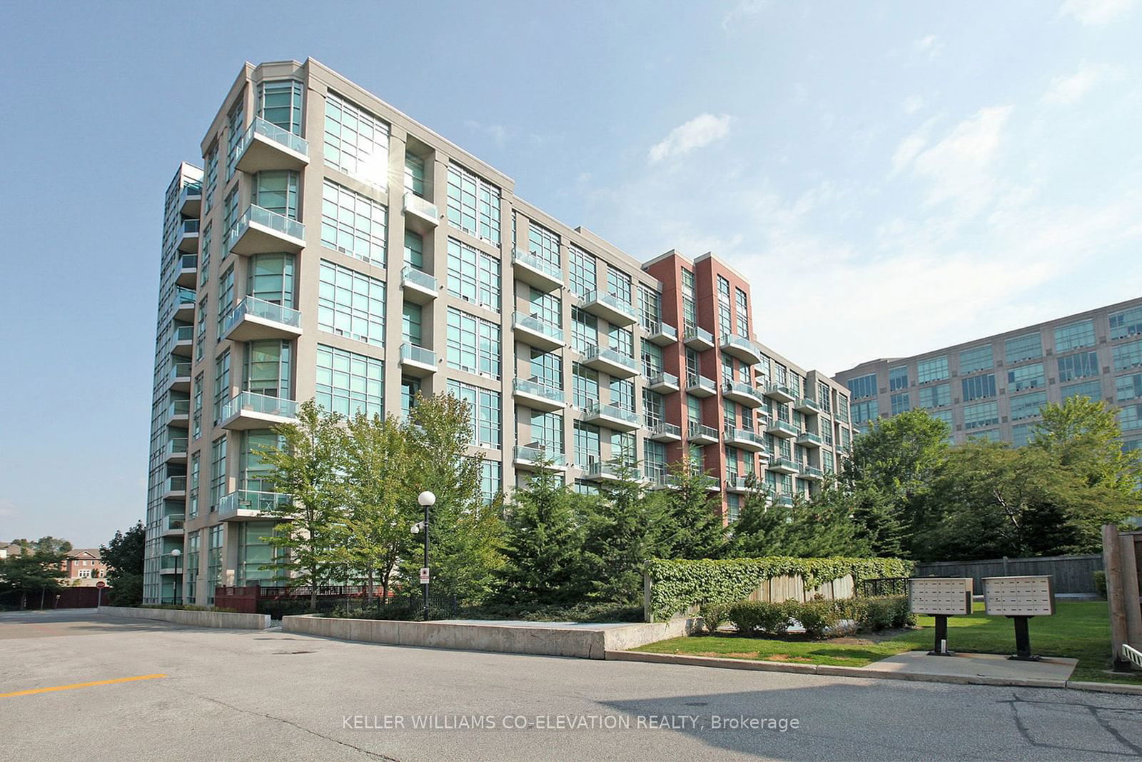 200 Manitoba St, unit 412 for rent - image #1