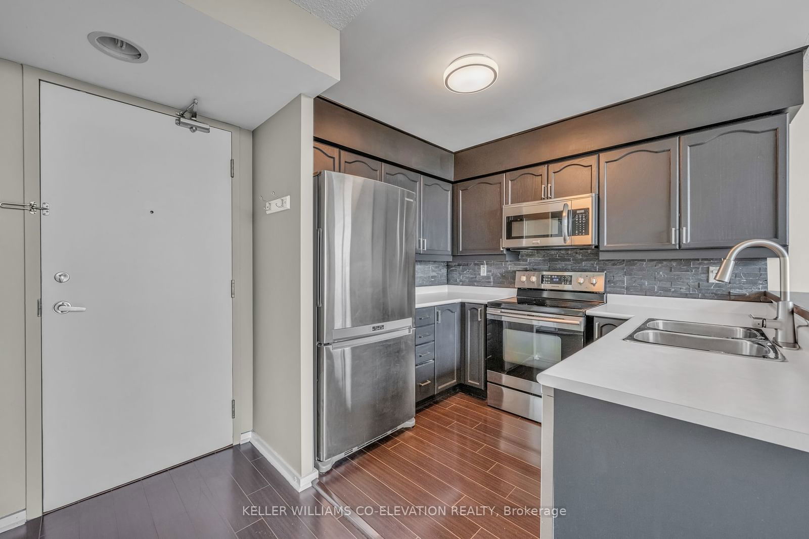 200 Manitoba St, unit 412 for rent - image #8