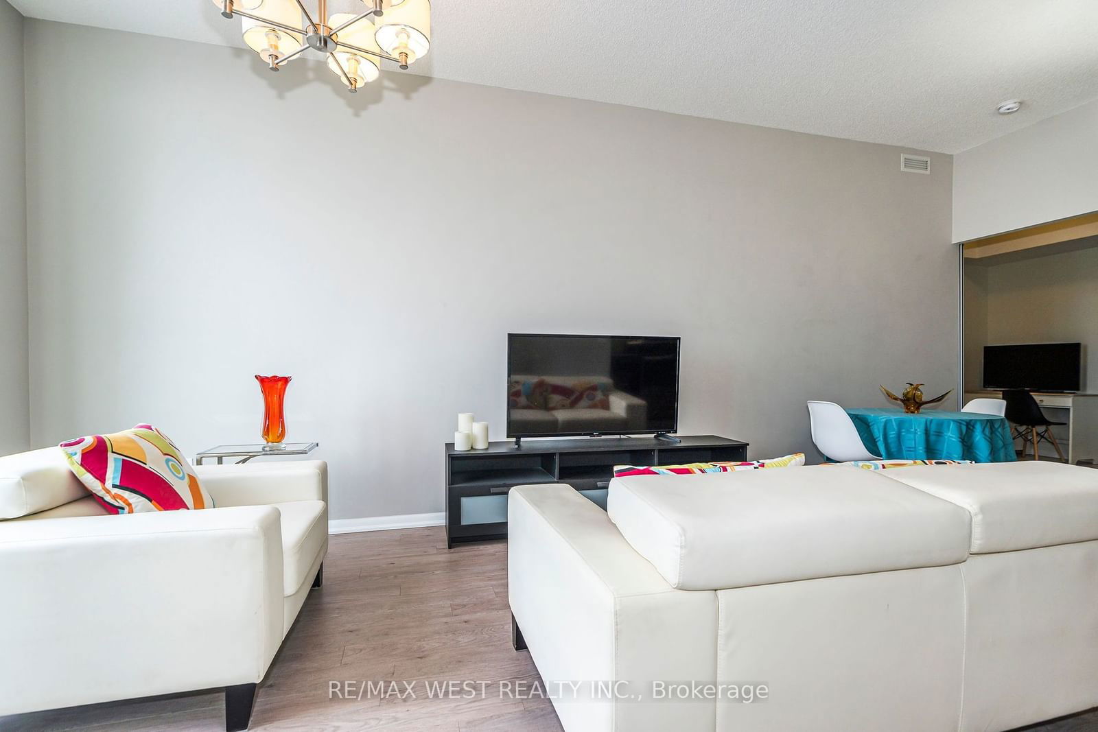 830 Lawrence Ave, unit 803 for sale - image #17