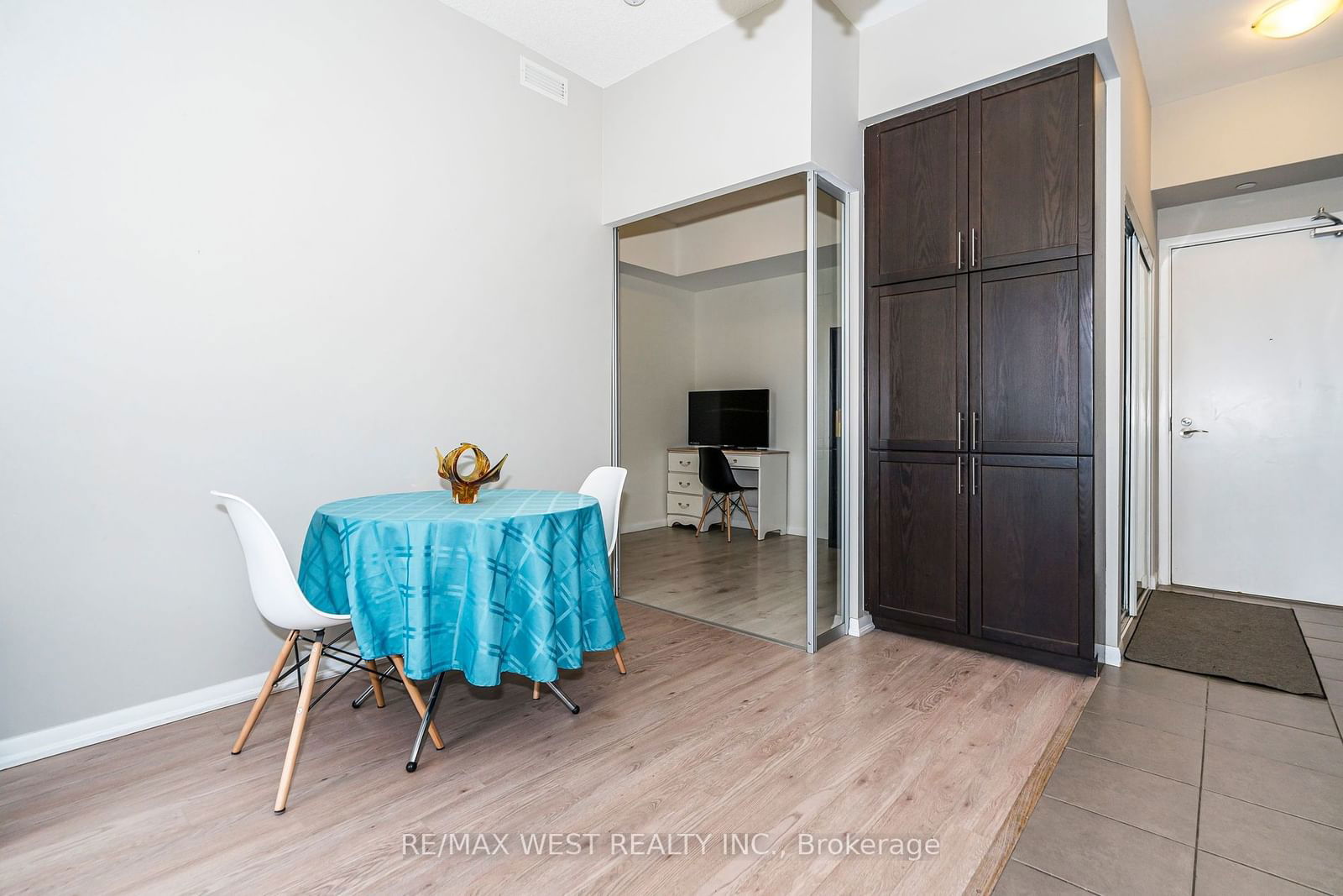 830 Lawrence Ave, unit 803 for sale - image #18