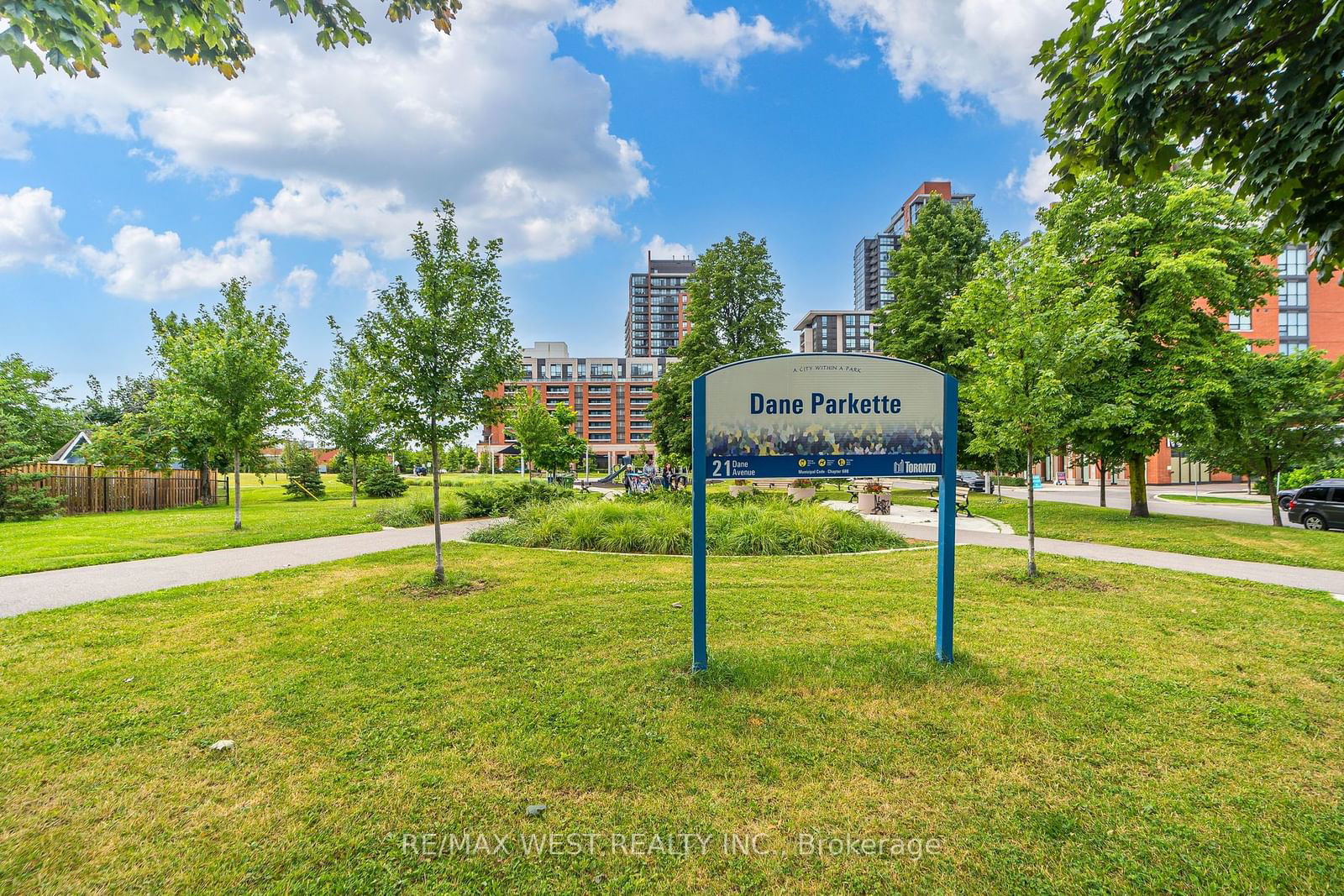 830 Lawrence Ave, unit 803 for sale - image #2