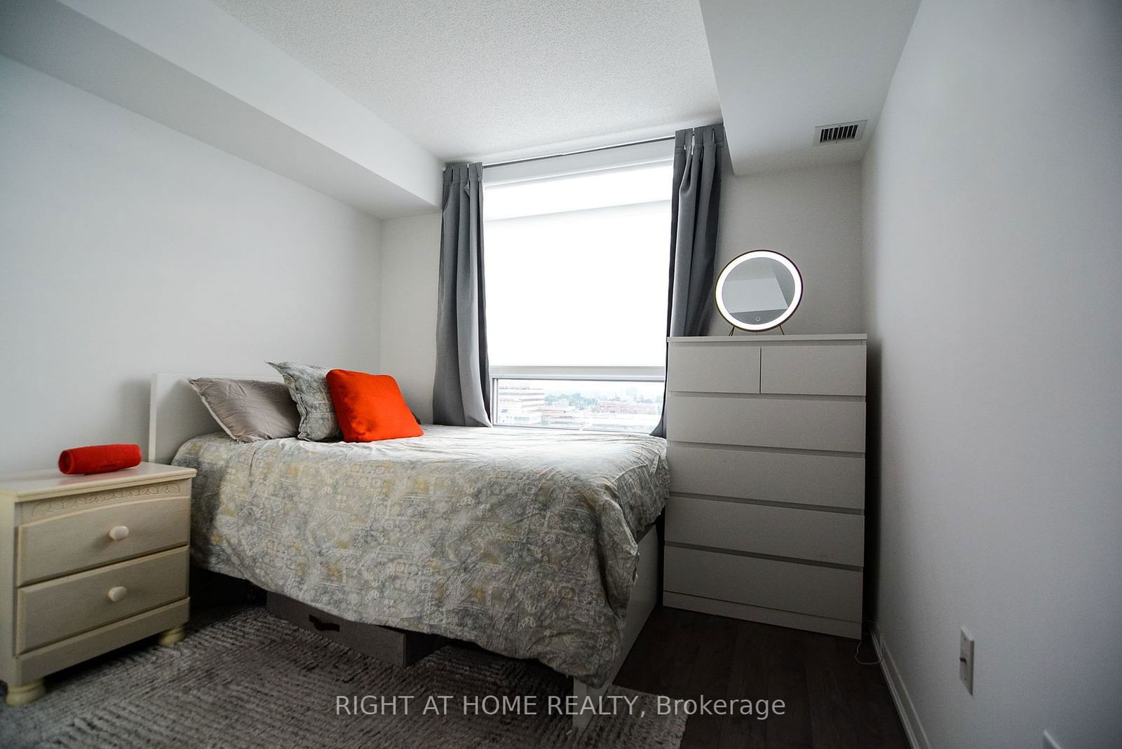 3091 Dufferin St, unit 1001 for rent - image #11