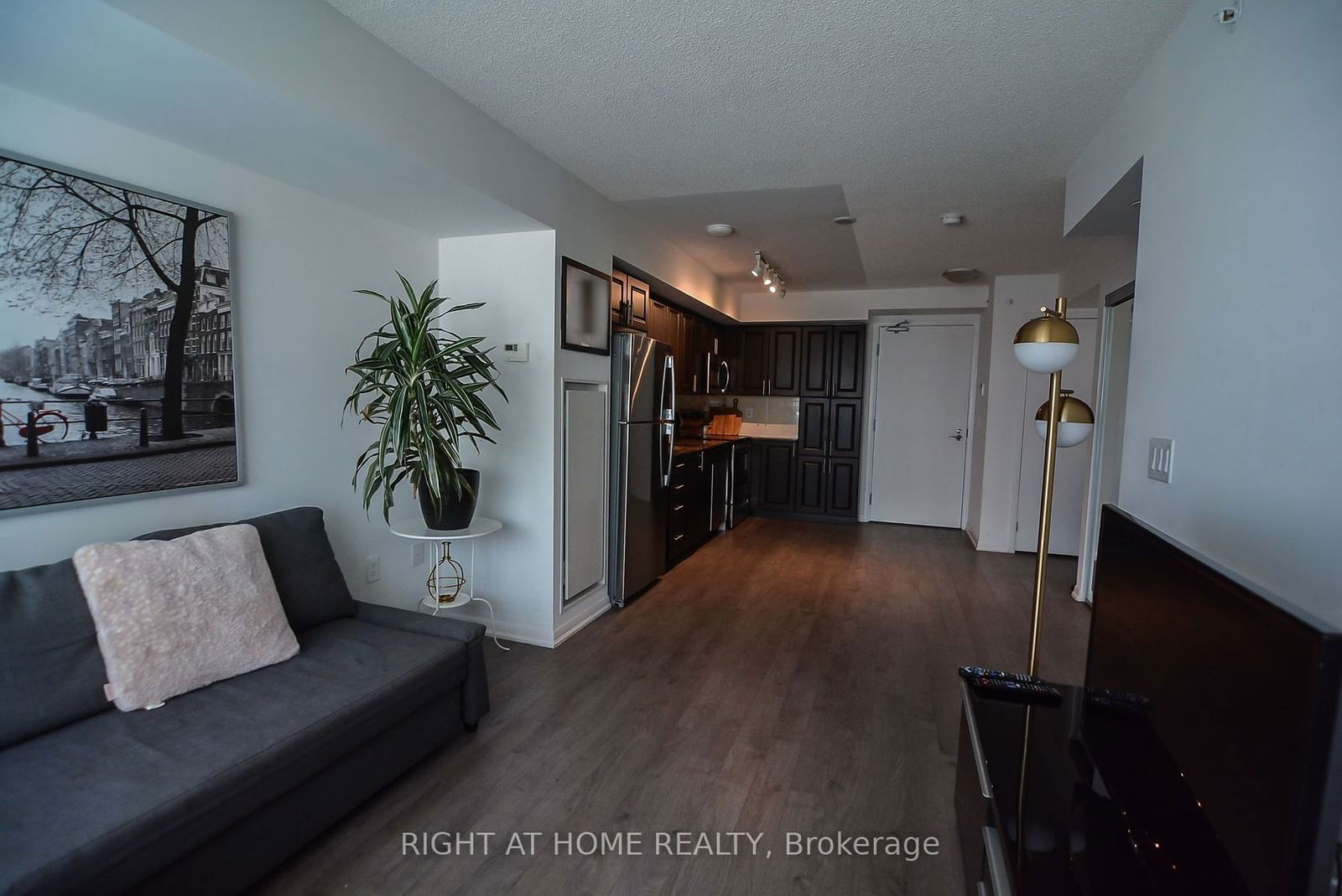 3091 Dufferin St, unit 1001 for rent - image #6