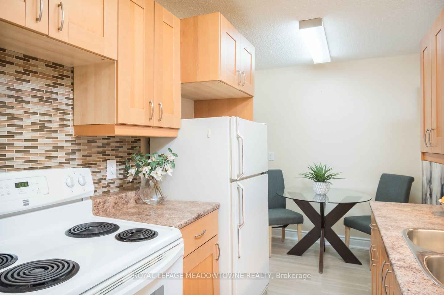 2929 Aquitaine Ave, unit 808 for sale - image #9