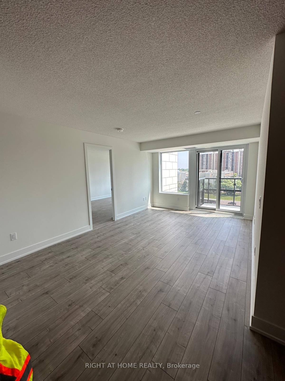 10 Eva Rd, unit 607 for rent - image #7