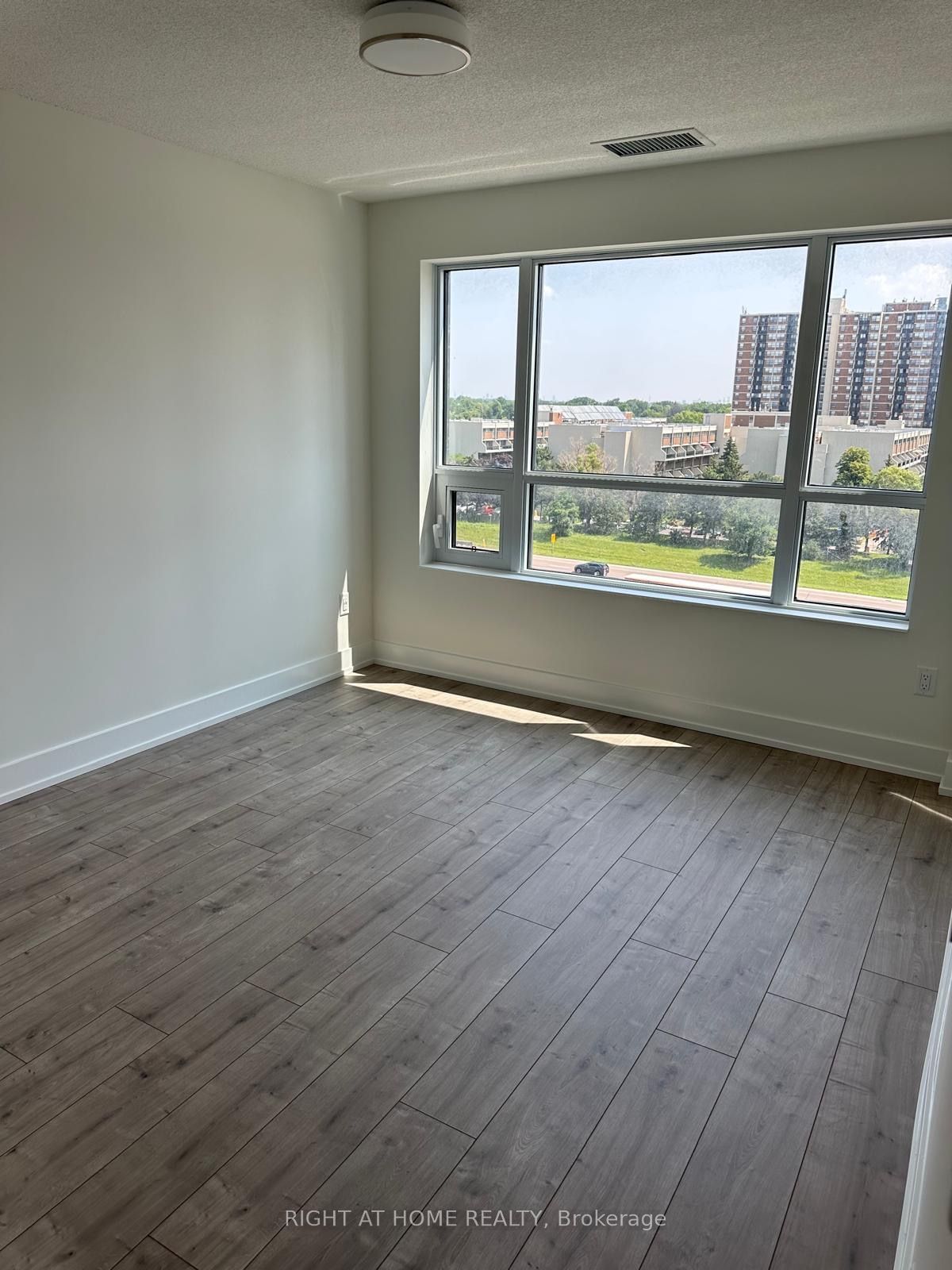 10 Eva Rd, unit 607 for rent - image #8