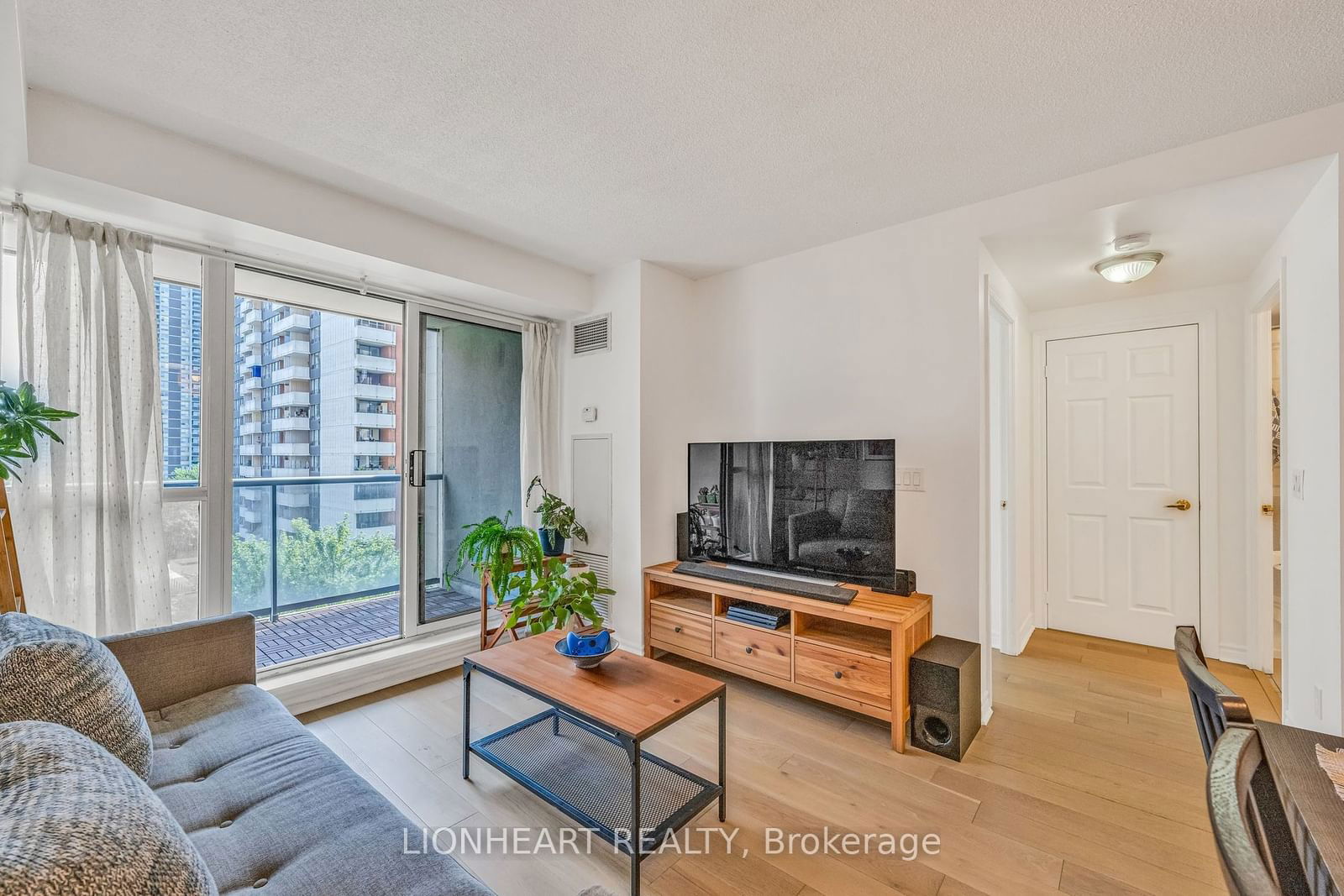 5 Michael Power Pl, unit 709 for sale - image #5