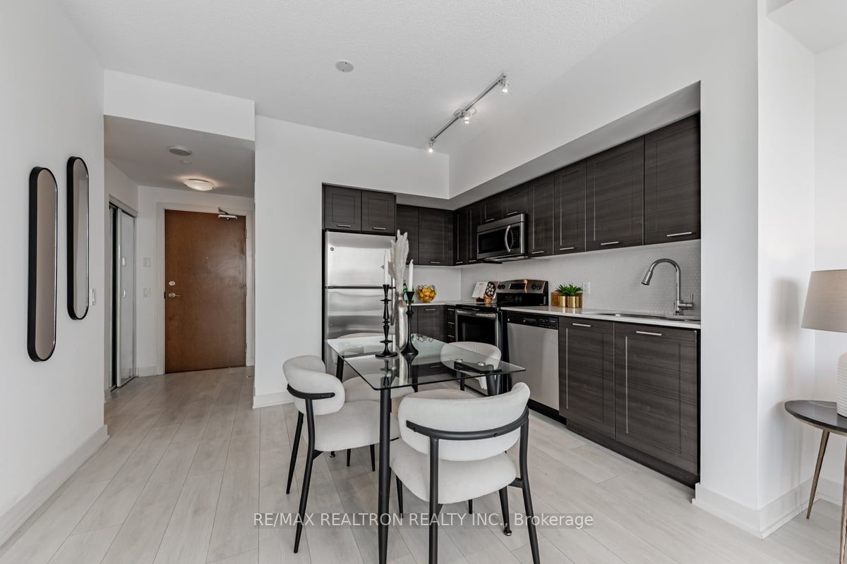 2212 Lake Shore Blvd W, unit 3705 for sale - image #6