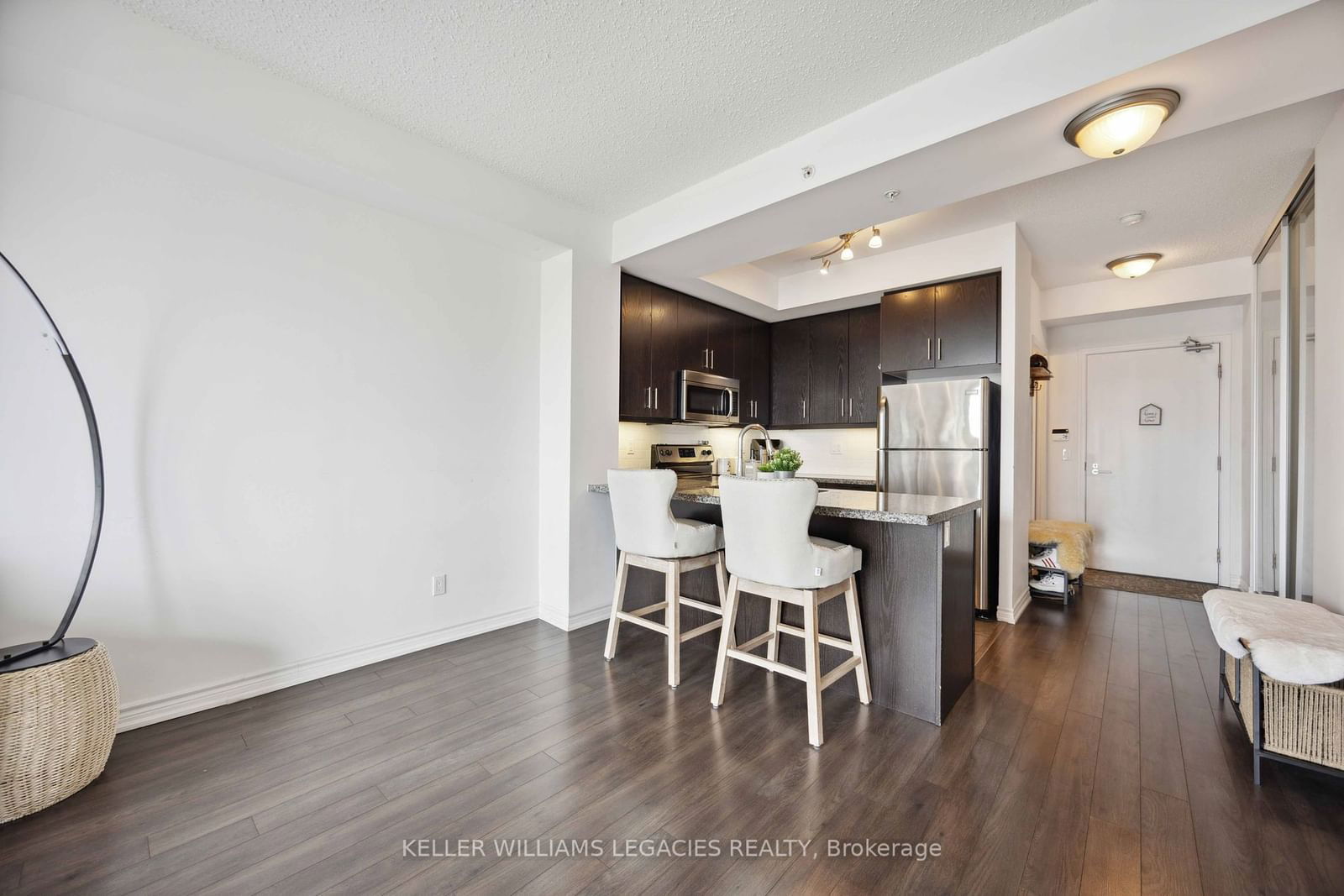 15 James Finlay Way, unit 1006 for rent