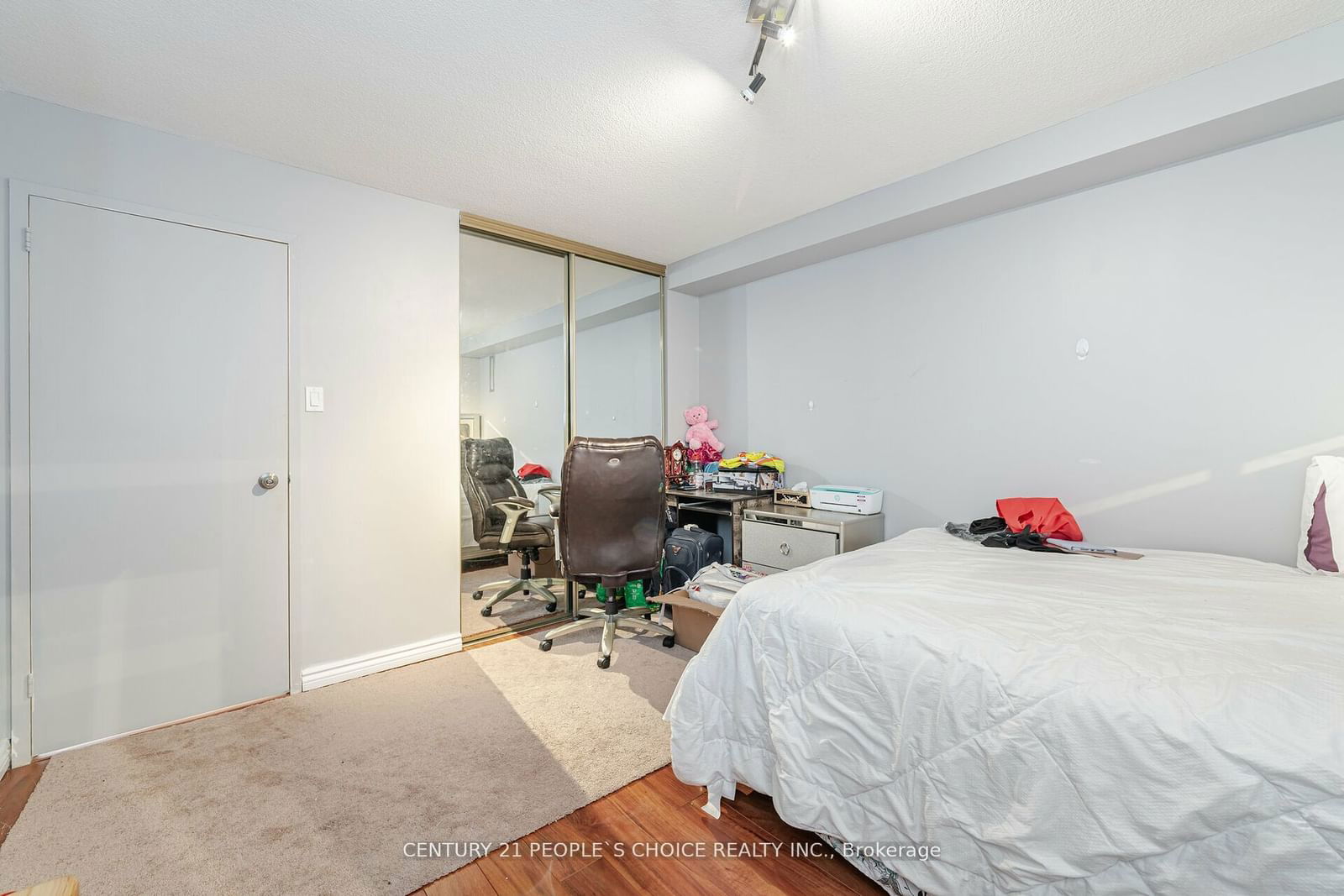 15 Kensington Rd, unit 1508 for sale