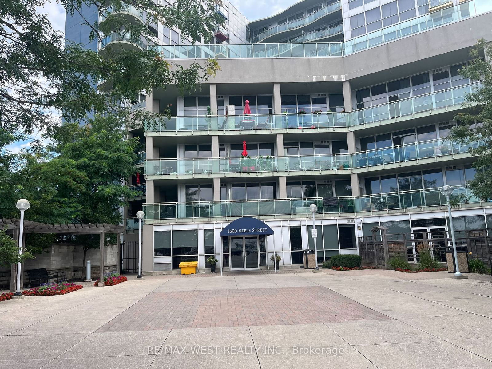 Solara Condominiums, York Crosstown, Toronto