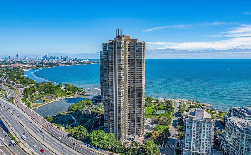 2045 Lake Shore Blvd W, unit 810 for sale - image #1