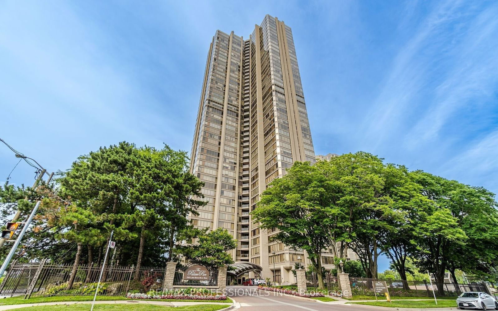 2045 Lake Shore Blvd W, unit 810 for sale - image #3