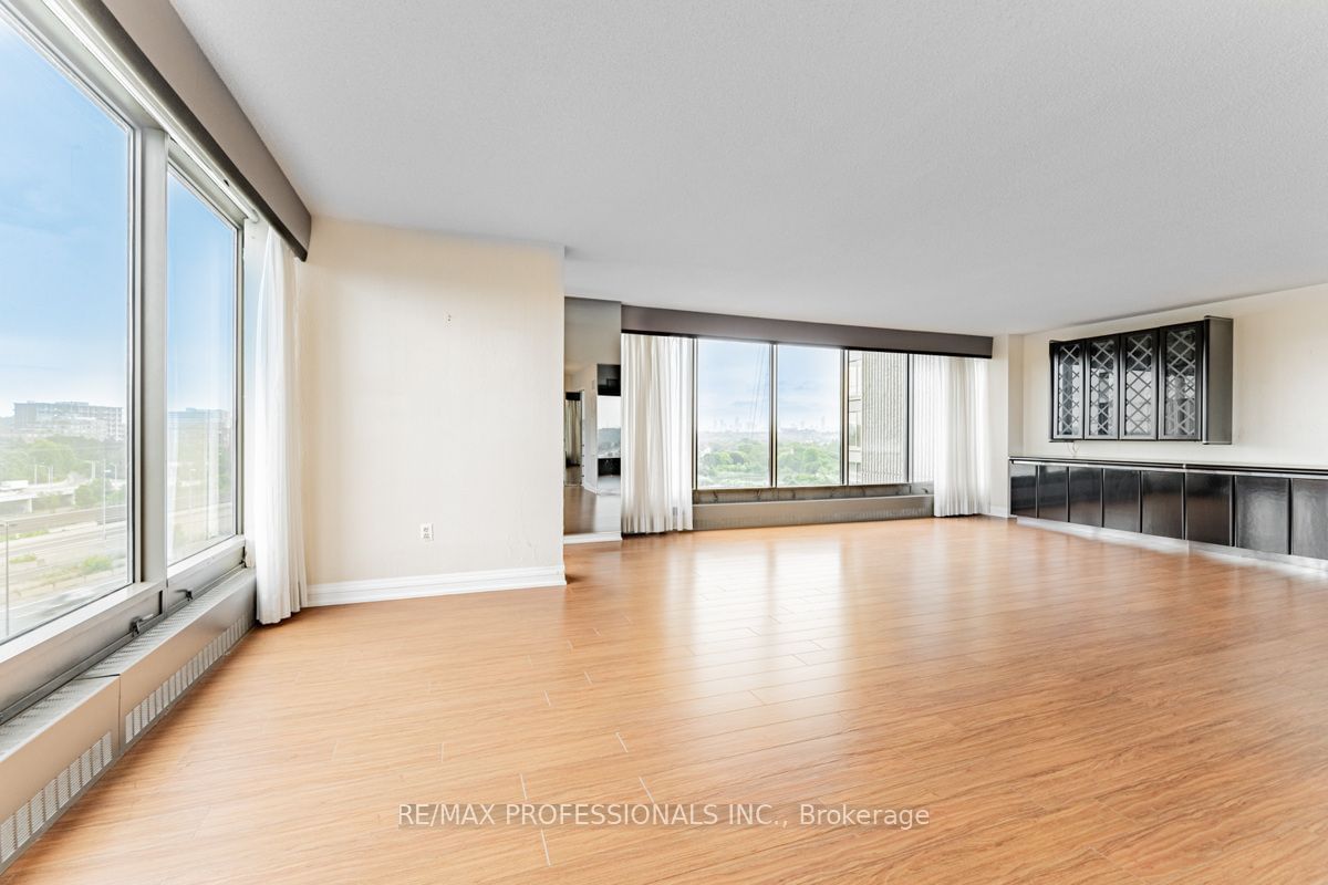 2045 Lake Shore Blvd W, unit 810 for sale - image #7