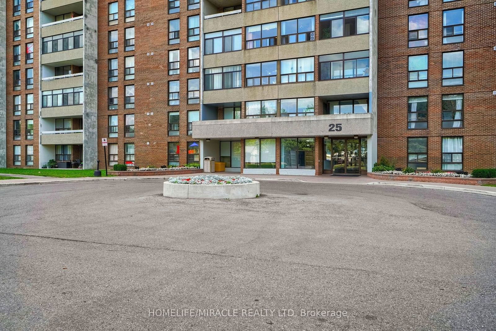 25 Kensington Rd, unit 608 for sale - image #3