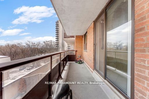 1881 Jane St, unit 303 for sale - image #24