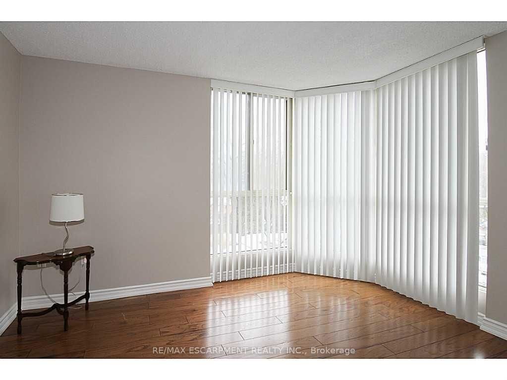 1237 North Shore Blvd, unit 404 for sale - image #11