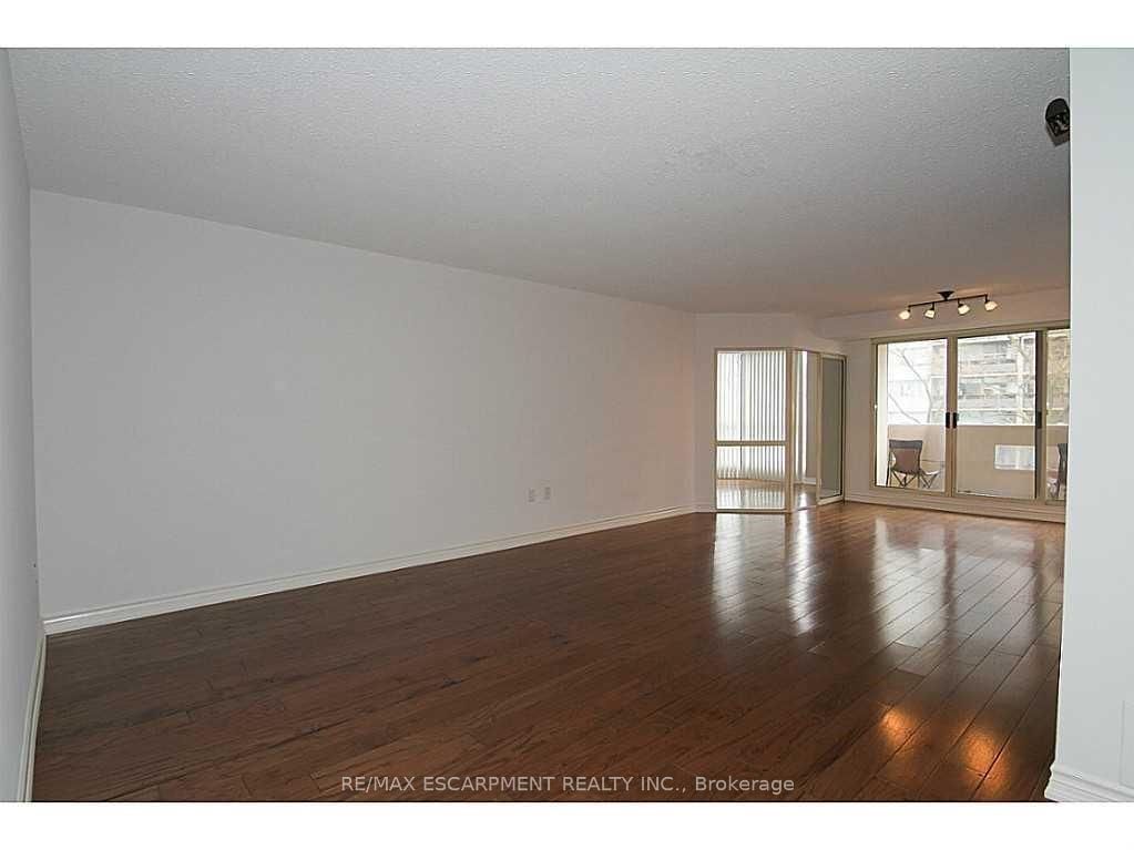 1237 North Shore Blvd, unit 404 for sale - image #7