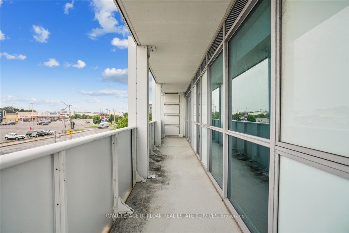 55 Speers Rd, unit 212 for sale - image #18