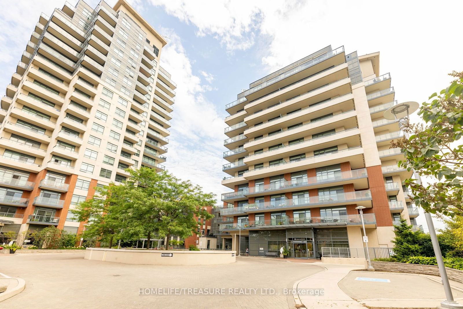 35 Fontenay Crt, unit 402 for sale - image #1