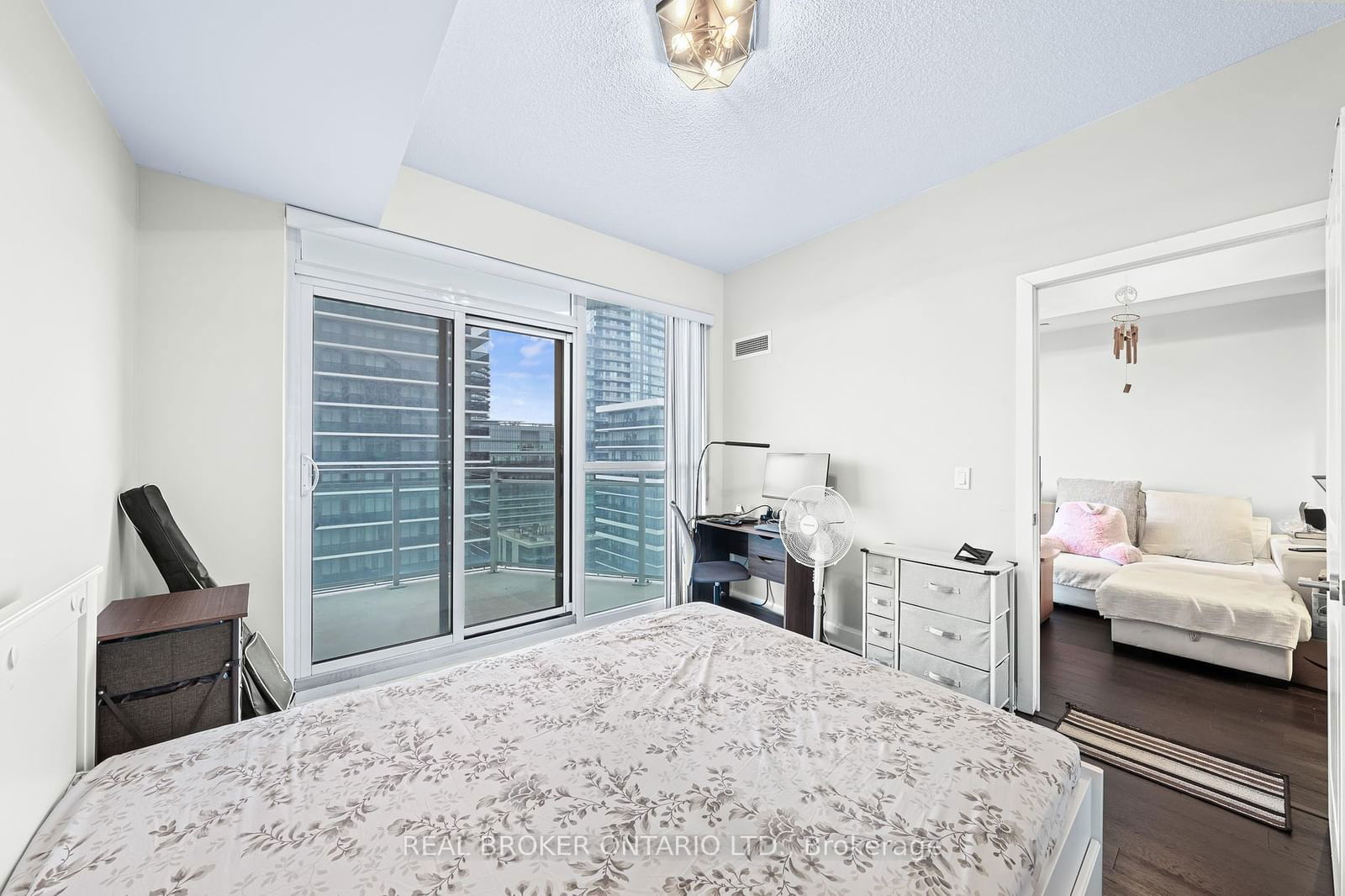 33 Shore Breeze Dr, unit 1405 for rent - image #17