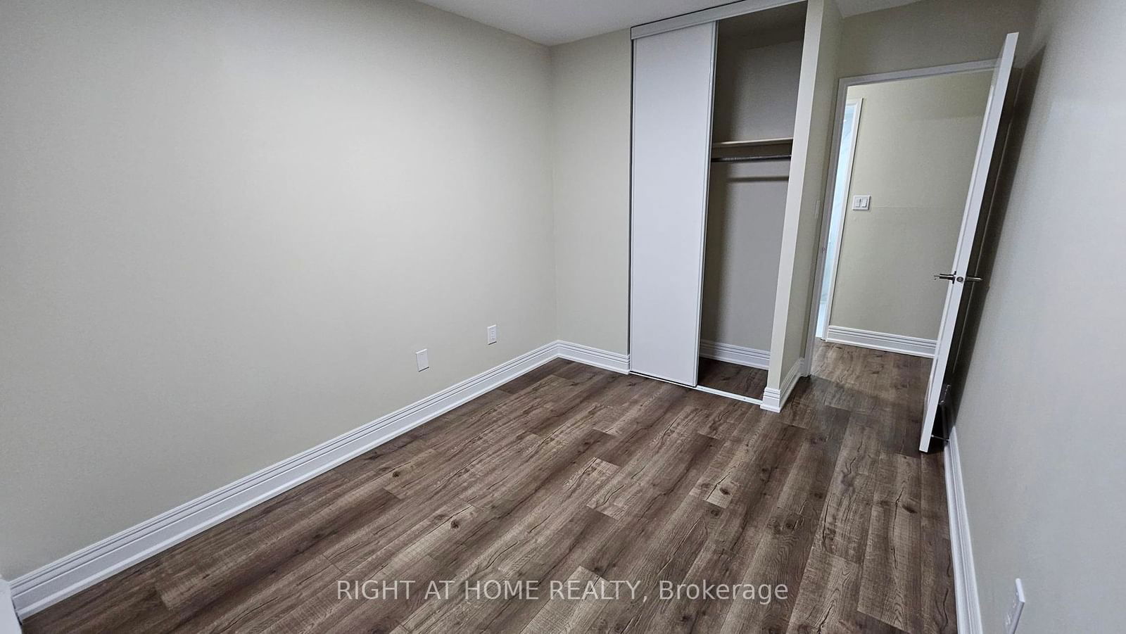 345 Driftwood Ave, unit 406 for sale - image #2