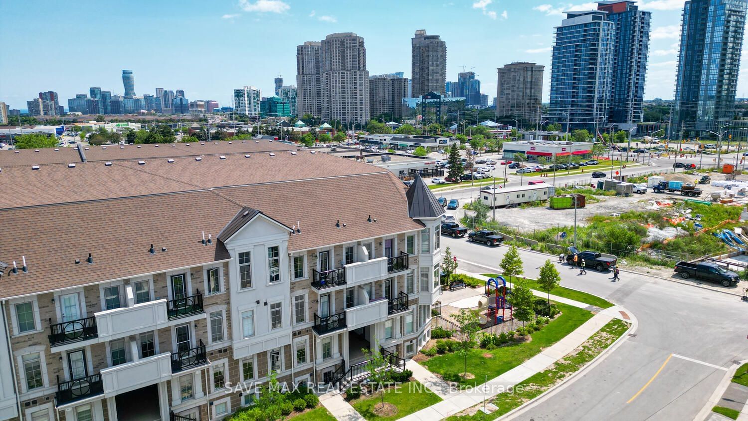 Summit City Centre Townhomes, Mississauga, Toronto