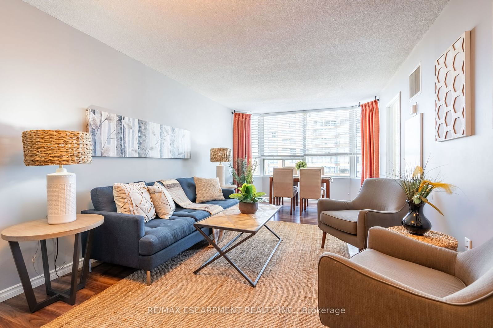 1270 Maple Crossing Blvd, unit 1403 for sale - image #14