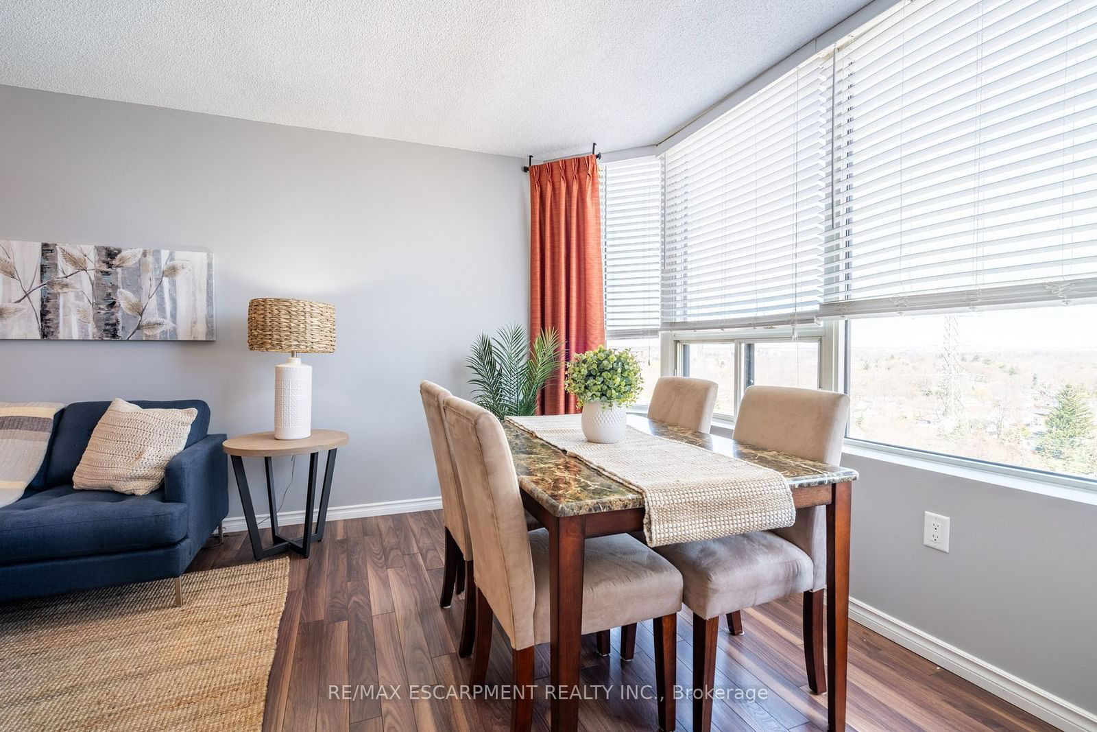 1270 Maple Crossing Blvd, unit 1403 for sale - image #16