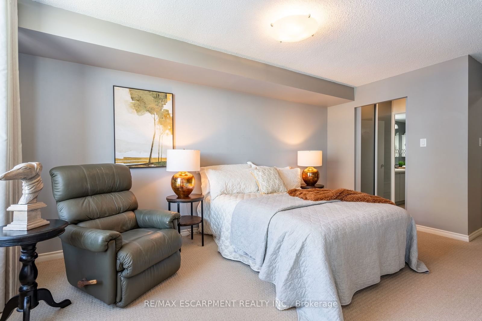 1270 Maple Crossing Blvd, unit 1403 for sale - image #24