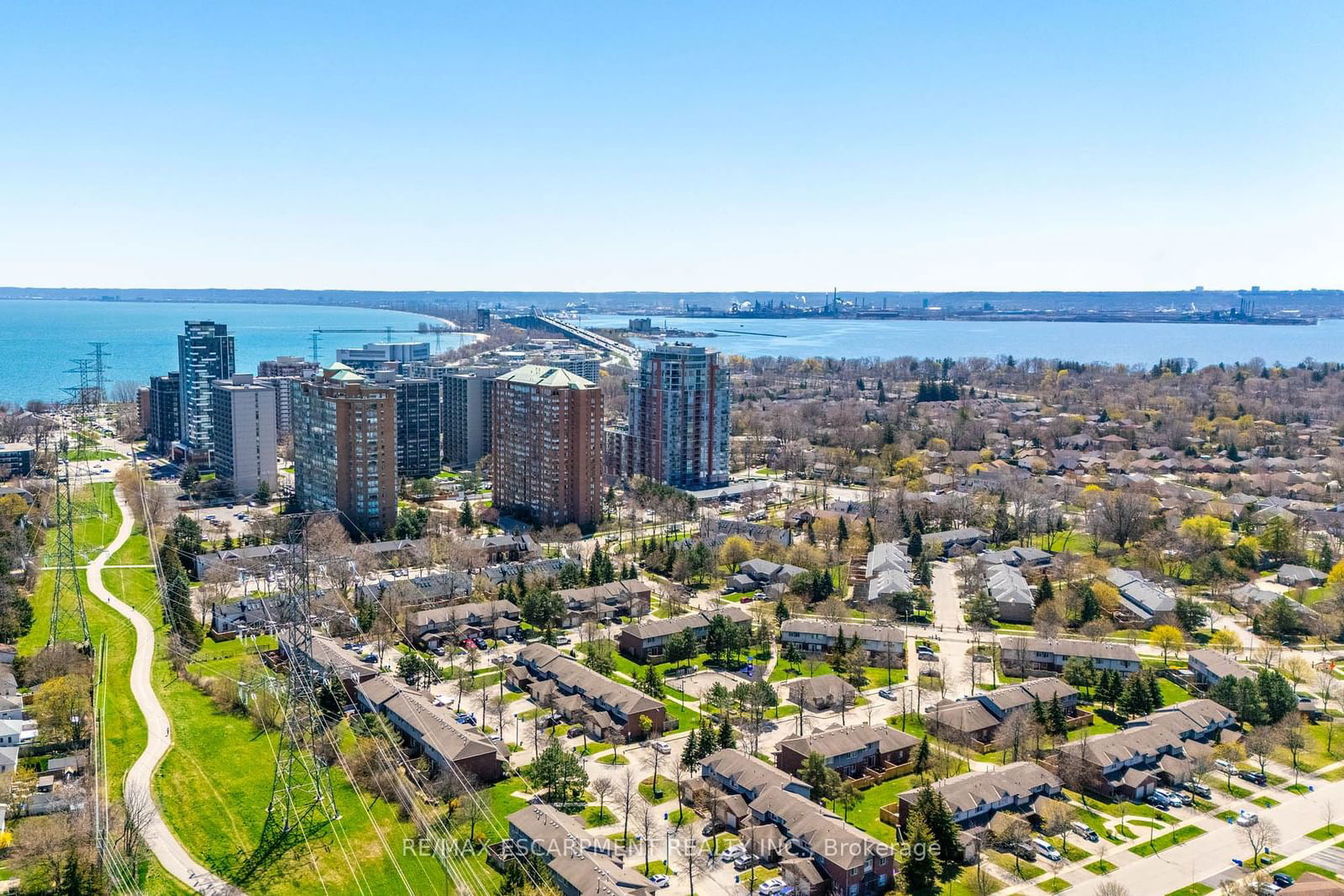 1270 Maple Crossing Blvd, unit 1403 for sale - image #39