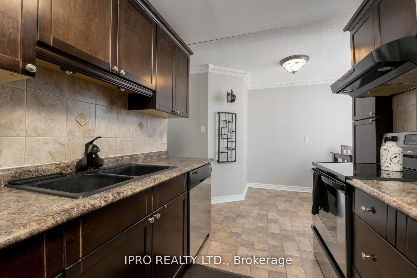 10 Malta Ave, unit 1109 for sale