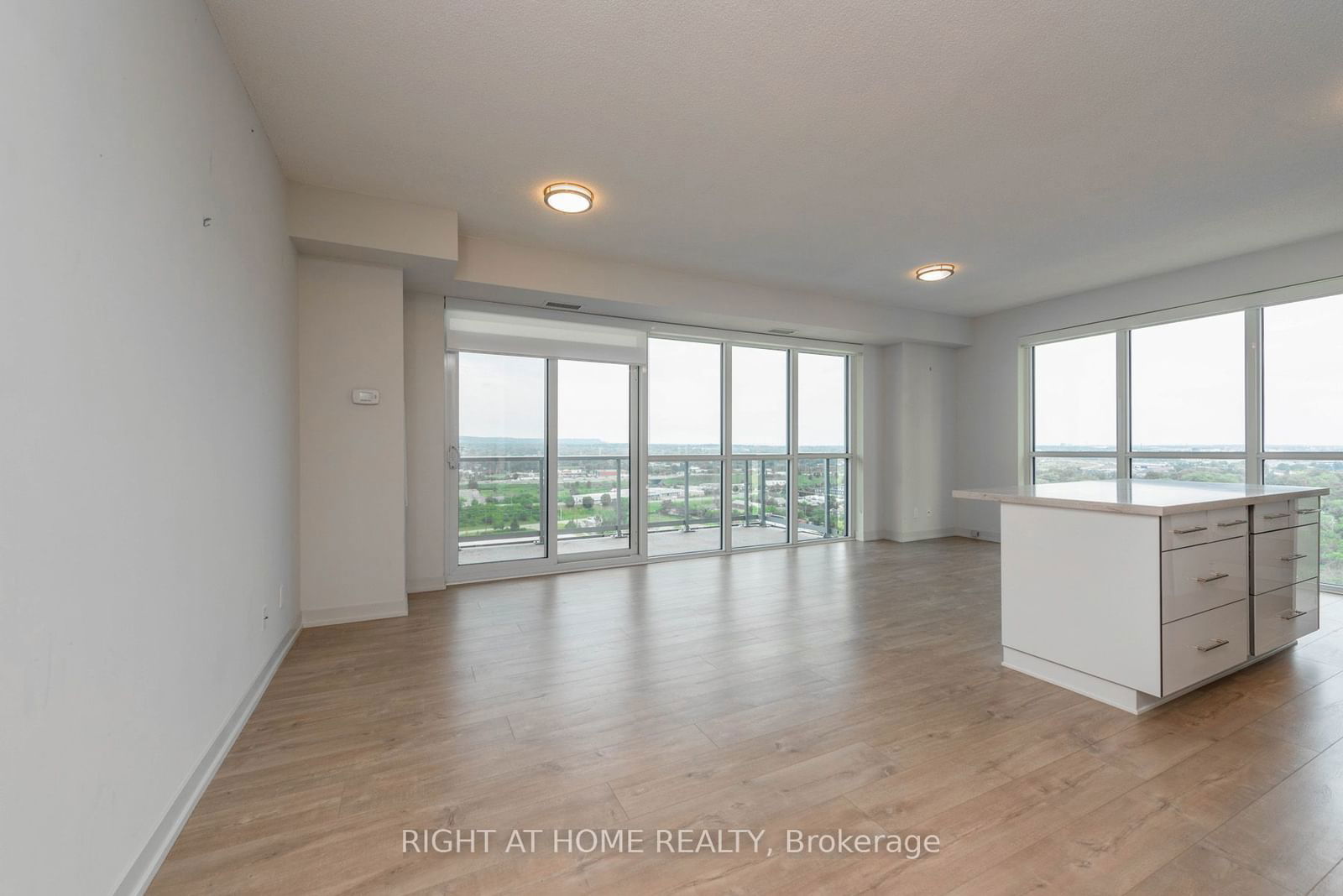 2081 Fairview St, unit 1901 for sale - image #14