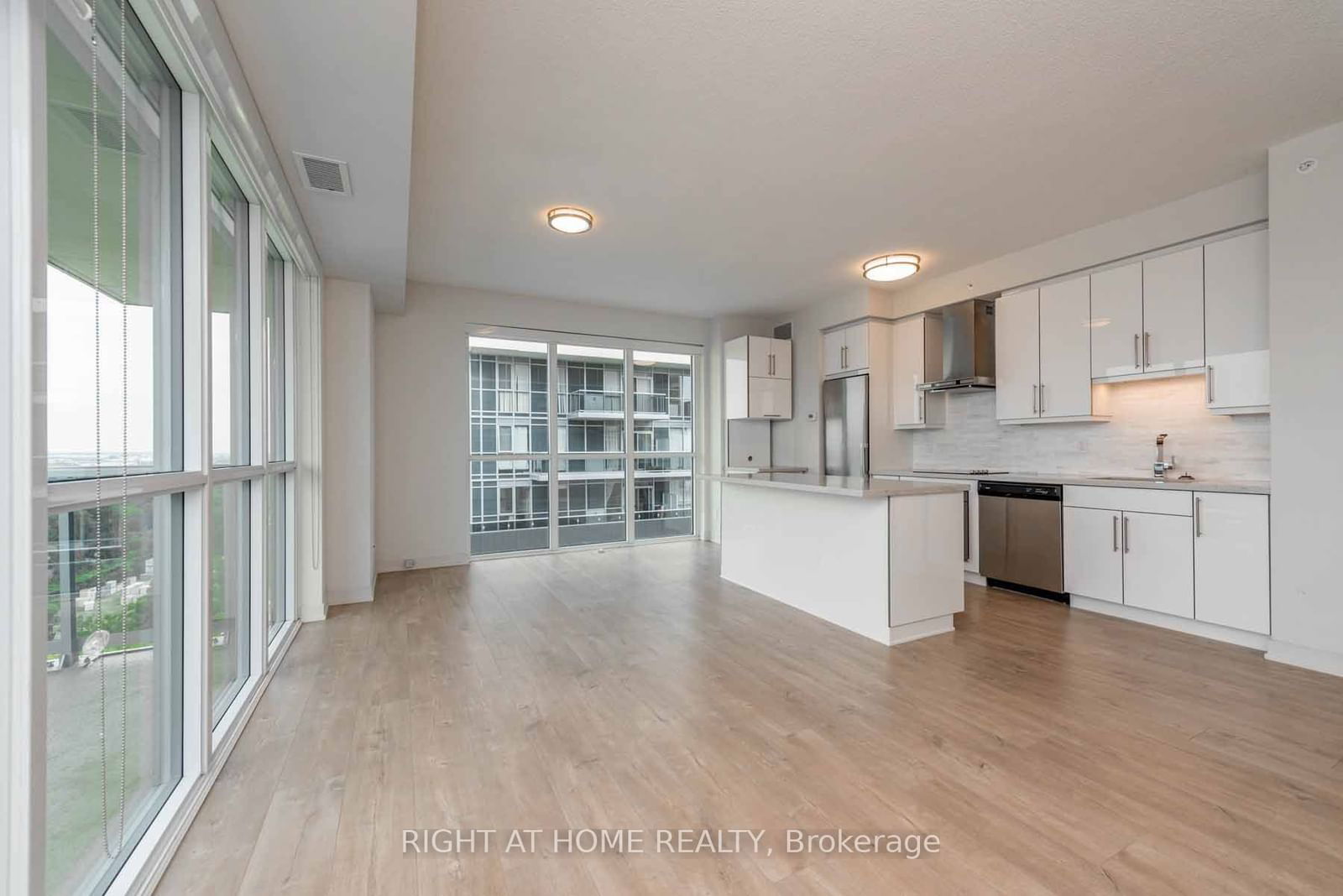 2081 Fairview St, unit 1901 for sale - image #15