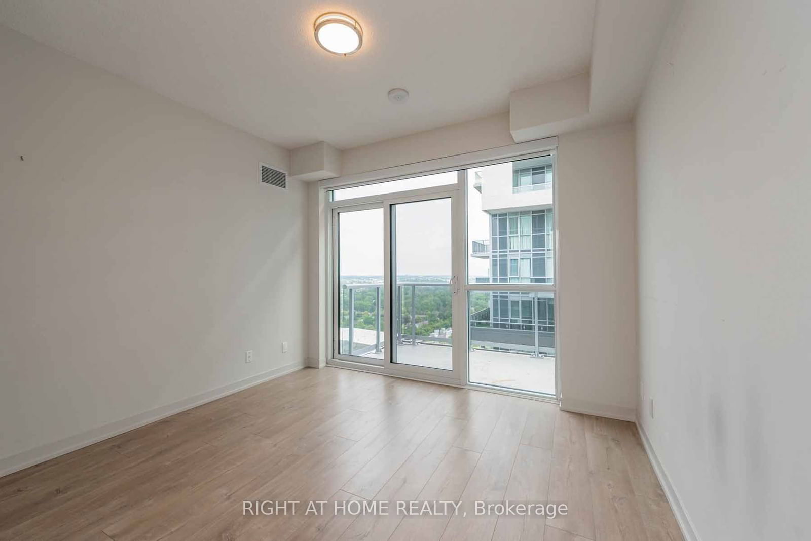 2081 Fairview St, unit 1901 for sale - image #23