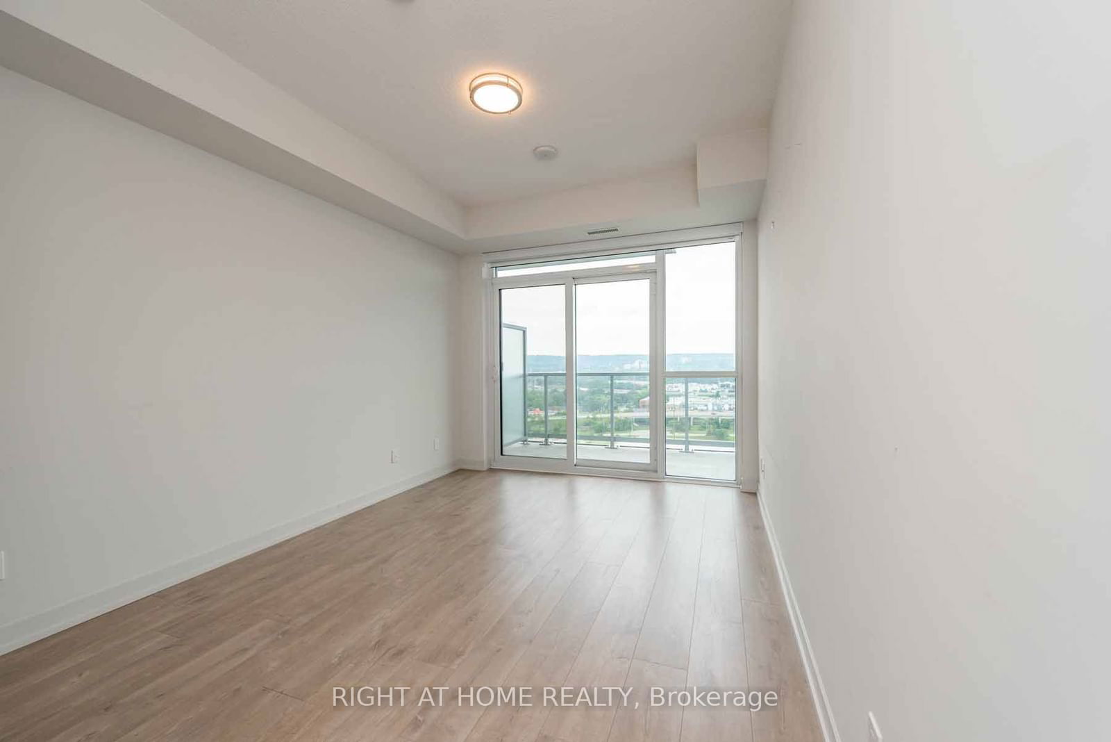 2081 Fairview St, unit 1901 for sale - image #31