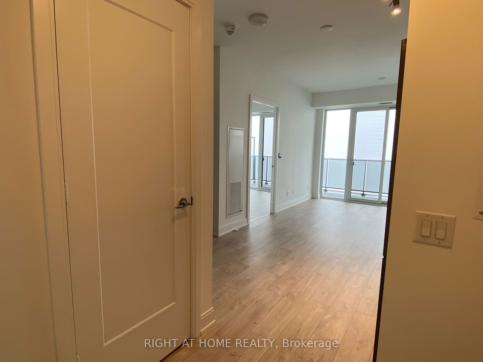 70 ANNIE CRAIG Dr, unit 1801 for rent - image #3